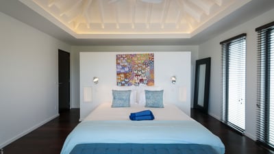 Luxury Villa Photo #20