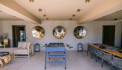 Luxury Villa Photo #6