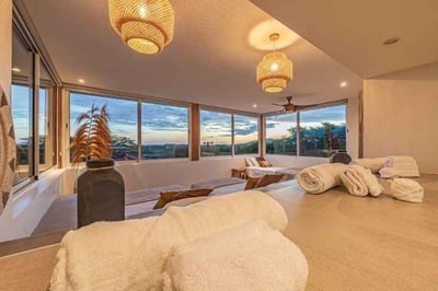 Luxury Villa Photo #34