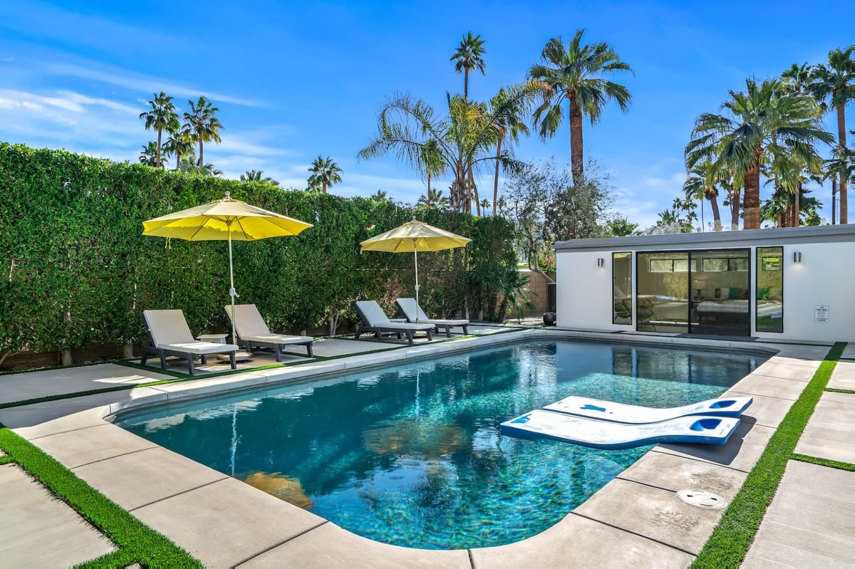 Alexander Desert Dreams