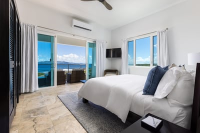 Luxury Villa Photo #14