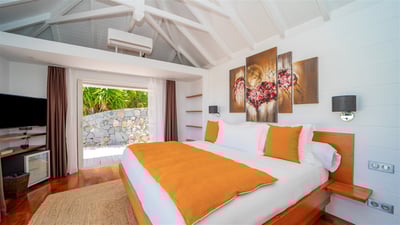 Luxury Villa Photo #27