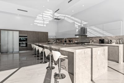 Luxury Villa Photo #13