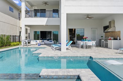 Luxury Villa Photo #6
