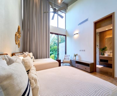 Luxury Villa Photo #43