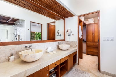 Luxury Villa Photo #27