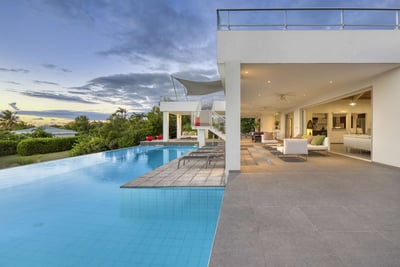 Luxury Villa Photo #3