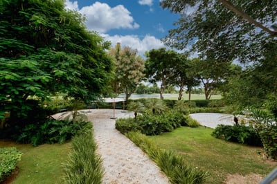 Luxury Villa Photo #49