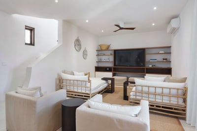 Luxury Villa Photo #13
