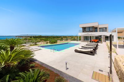 Luxury Villa Photo #2