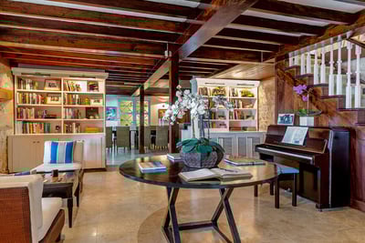 Luxury Villa Photo #18