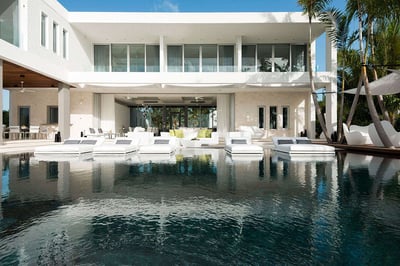 Luxury Villa Photo #4