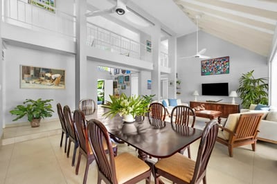 Luxury Villa Photo #17