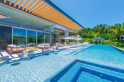 Luxury Villa Photo #4