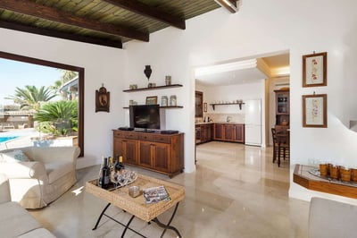 Luxury Villa Photo #29