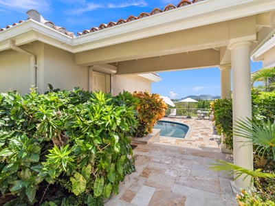 Luxury Villa Photo #17