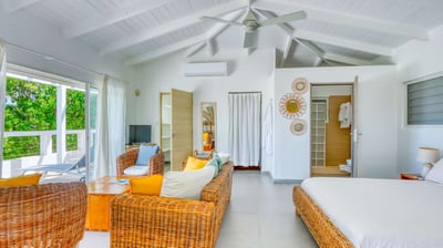 Luxury Villa Photo #23
