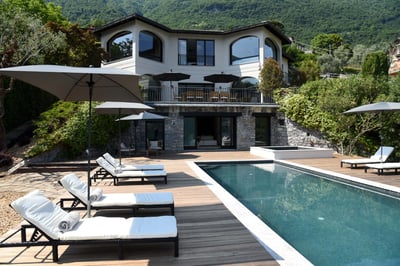 Luxury Villa Photo #3
