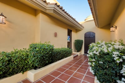 Luxury Villa Photo #43