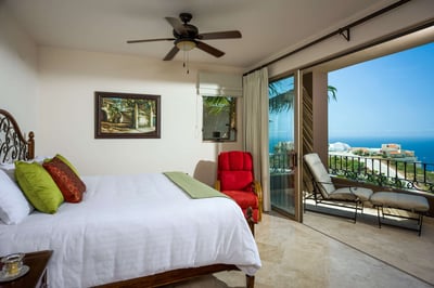 Luxury Villa Photo #30