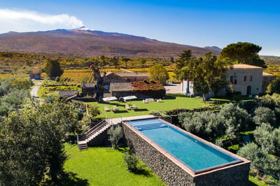 Luxury Villa Photo #4