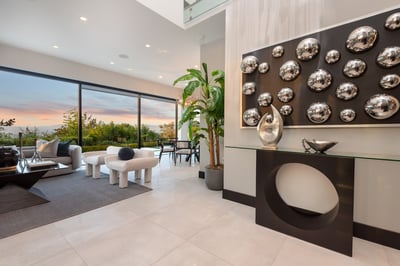 Luxury Villa Photo #13