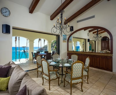 Luxury Villa Photo #26