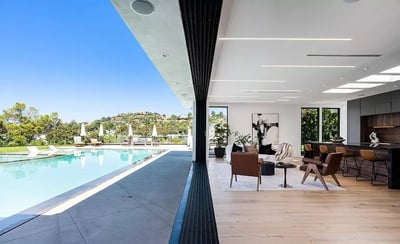 Luxury Villa Photo #17