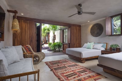 Luxury Villa Photo #21