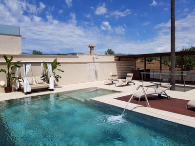Luxury Villa Photo #3