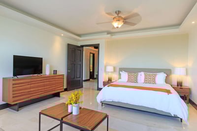 Luxury Villa Photo #15