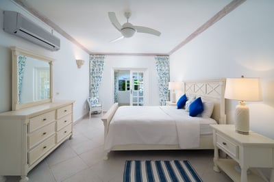 Luxury Villa Photo #12