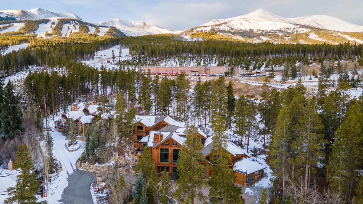 Majestic Mountain Lodge