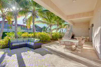 Luxury Villa Photo #18