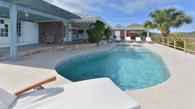 Luxury Villa Photo #4