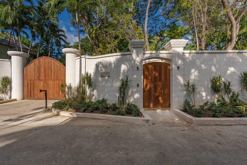 Bluff House and Cottage