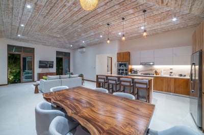 Luxury Villa Photo #14