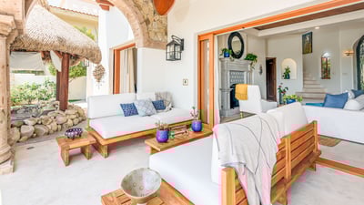 Luxury Villa Photo #6