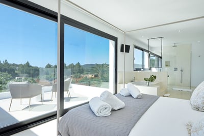 Luxury Villa Photo #19