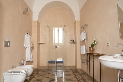 Luxury Villa Photo #17