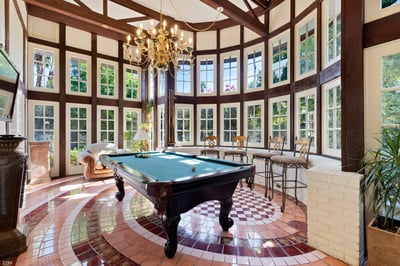 Luxury Villa Photo #18