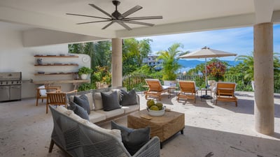 Luxury Villa Photo #10