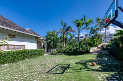 Luxury Villa Photo #8