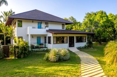 Luxury Villa Photo #2