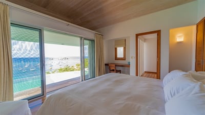 Luxury Villa Photo #40