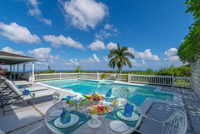 Luxury Villa Photo #4