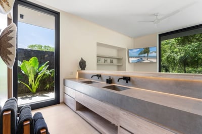 Luxury Villa Photo #25