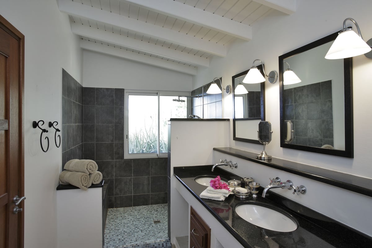 Bedrooms and Bathrooms - Image 20