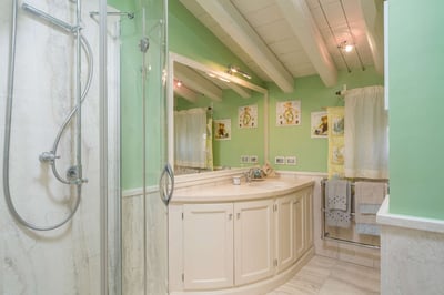 Luxury Villa Photo #24