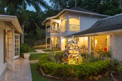 Luxury Villa Photo #18